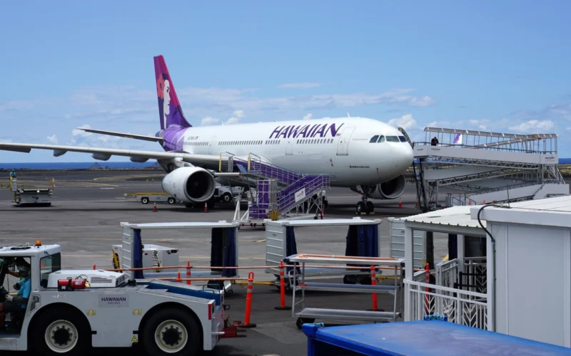 Global tsunami warnings force airlines and airports to
